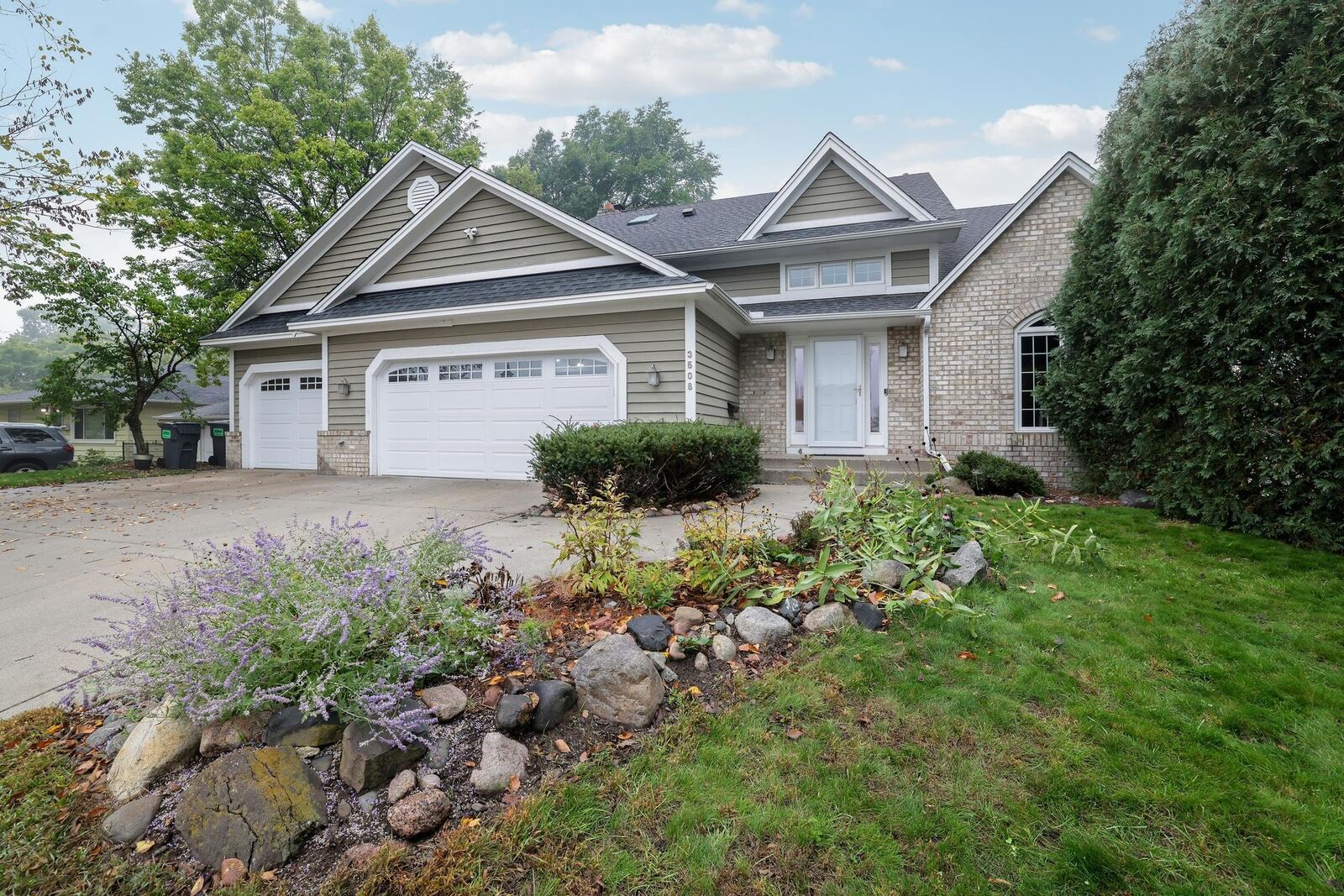 Property Photo:  3508 Silver Lake Road NE  MN 55418 