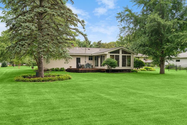 Property Photo:  15525 7th Avenue N  MN 55447 