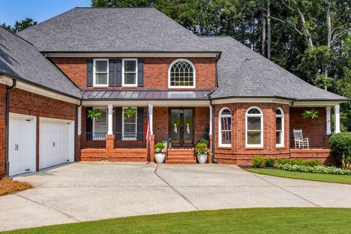 Property Photo:  190 Oakhurst Leaf Drive  GA 30004 