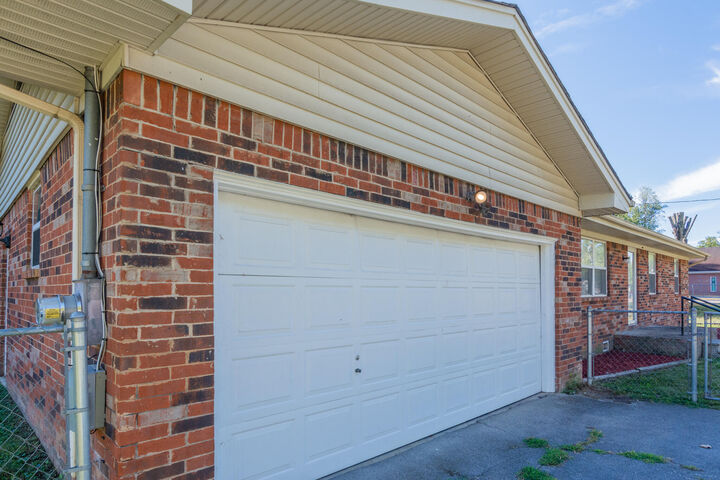 Property Photo:  718 Lullwater Road  TN 37415 