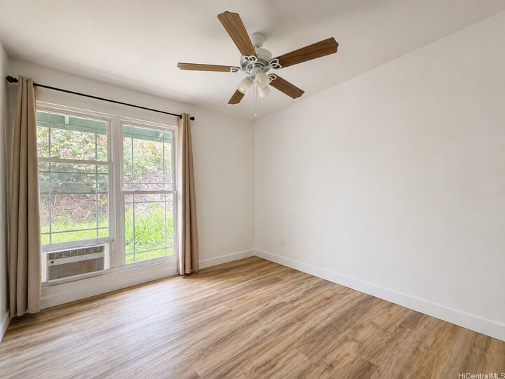 Property Photo:  94-378 Keehuhiwa Street B  HI 96789 