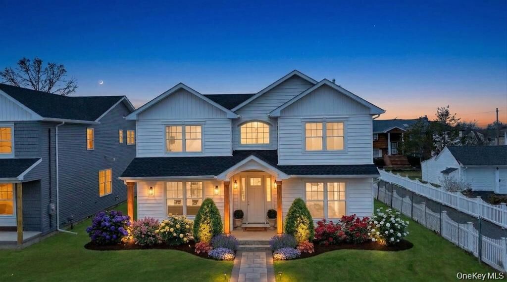 Property Photo:  89 West Avenue  NY 11801 
