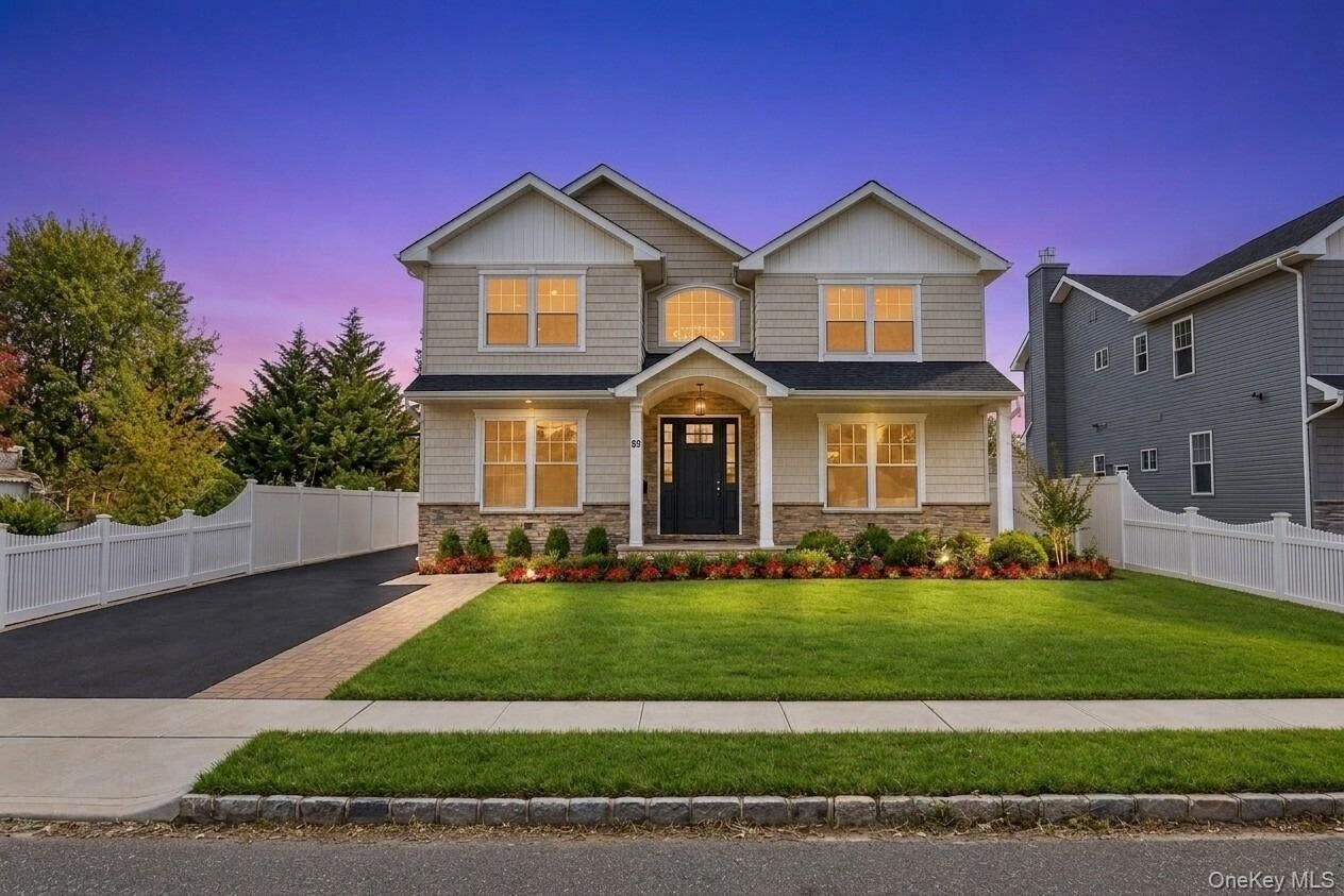Property Photo:  89 West Avenue  NY 11801 