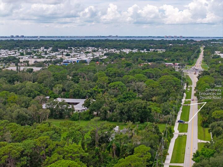 Property Photo:  2140 Desoto Road  FL 34234 