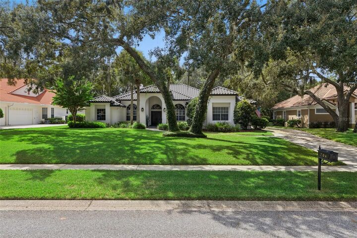 Property Photo:  704 Ironwood Court  FL 32708 