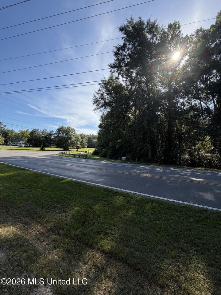 Property Photo: 8120 Daisy Vestry Road MS 39532