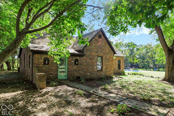 Property Photo: 1640 N US 421 IN 46075