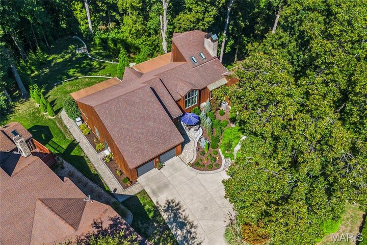 Property Photo:  18 Tanewood Court  IL 62223 