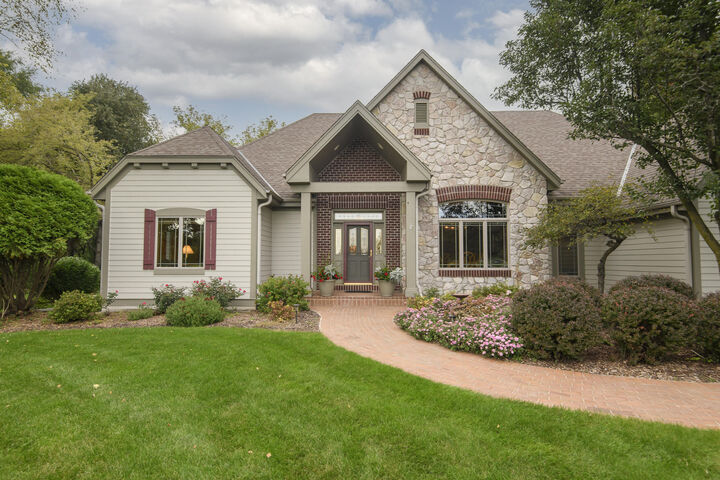 Property Photo:  W347s9485 Jericho Ct  WI 53119 