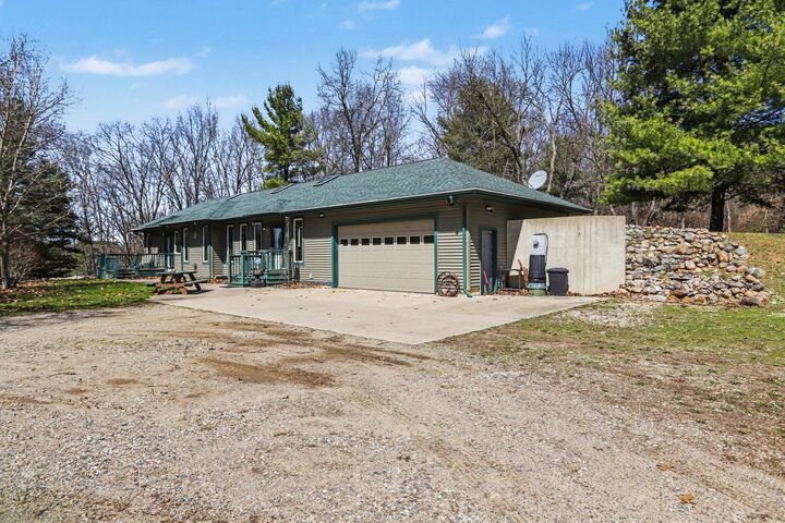 Property Photo: 8362 E River Road MI 49014