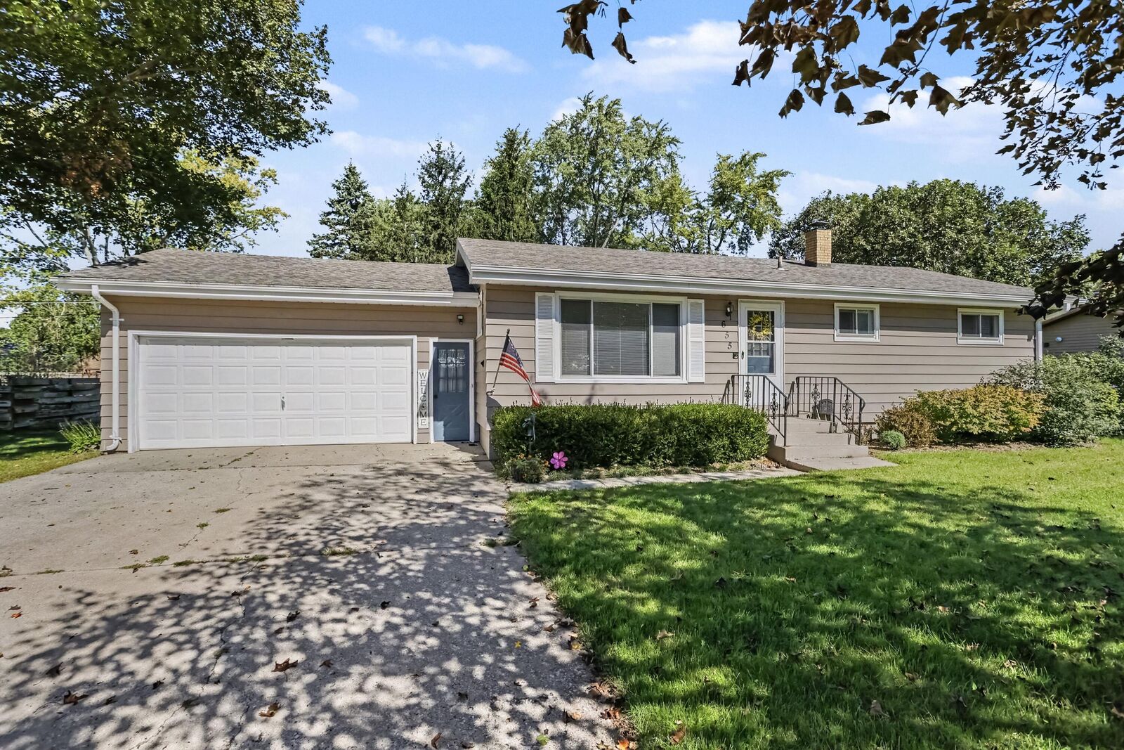 Property Photo: 655 Ansley Drive MI 49085