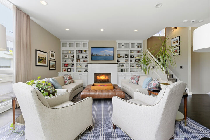 Property Photo:  