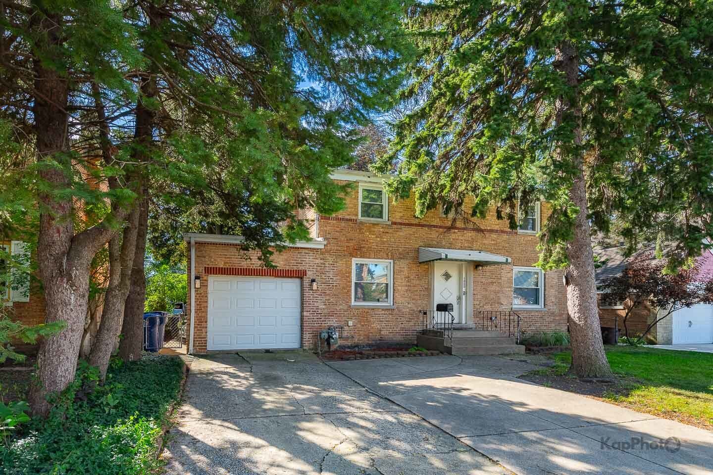 Property Photo:  1335 Briar Court  IL 60018 