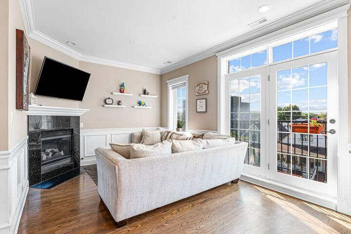 Property Photo: 2248 W Foster Avenue 3 IL 60625