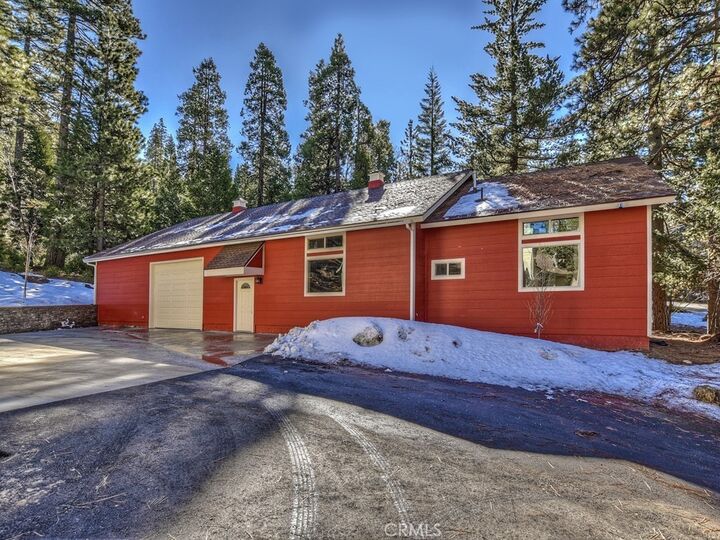 Property Photo: 411 Grass Valley CA 92317