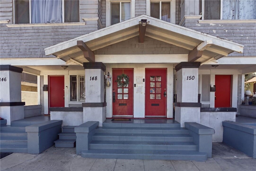 Property Photo:  146 W Vernon  CA 90037 