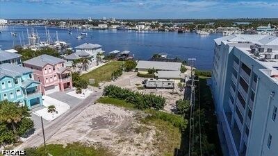 Property Photo: 292 Fairweather Lane FL 33931