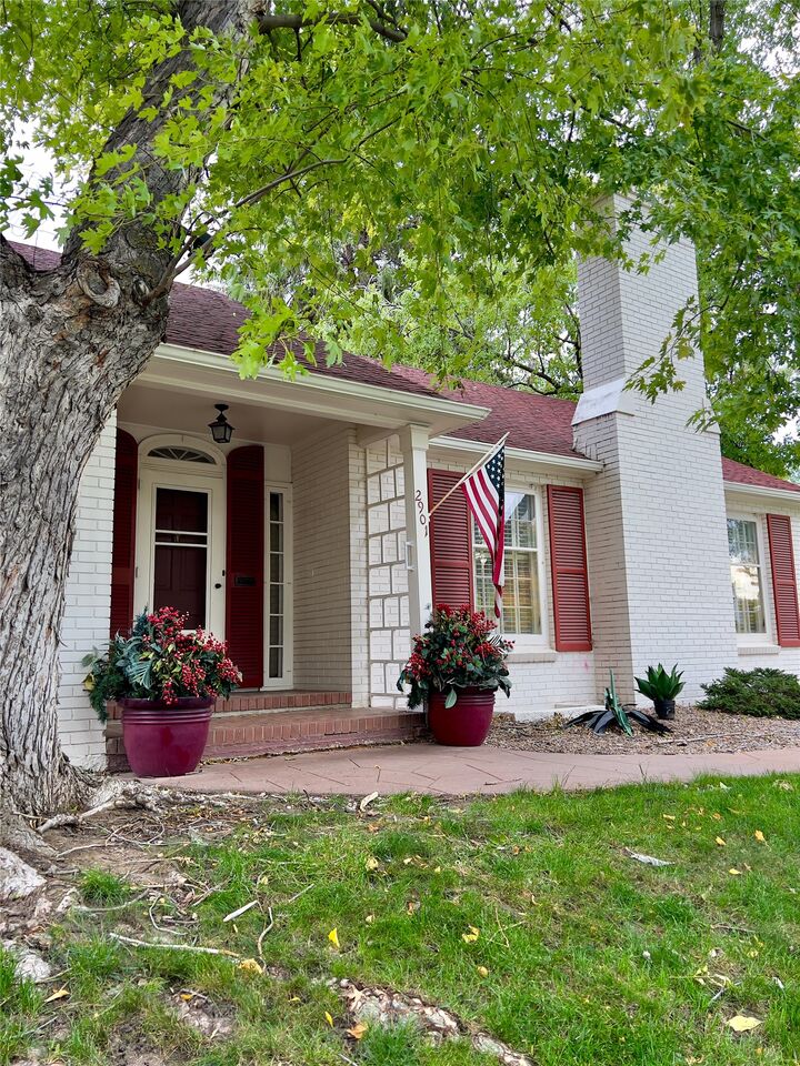 Property Photo:  2901 4th Avenue N  MT 59401 