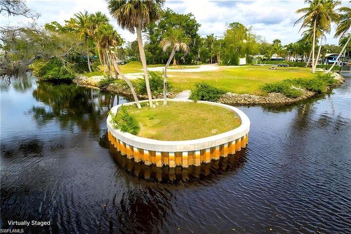 Property Photo: 27211 Del Ln FL 34135