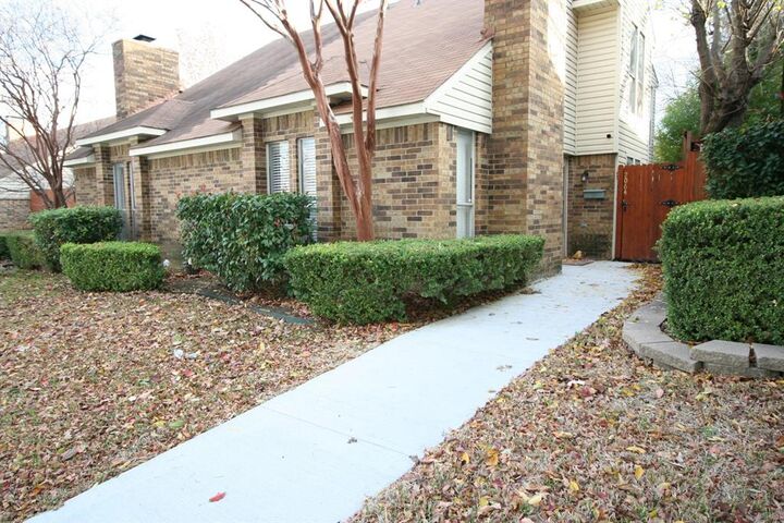 Property Photo:  2064 Embassy Way  TX 75006 