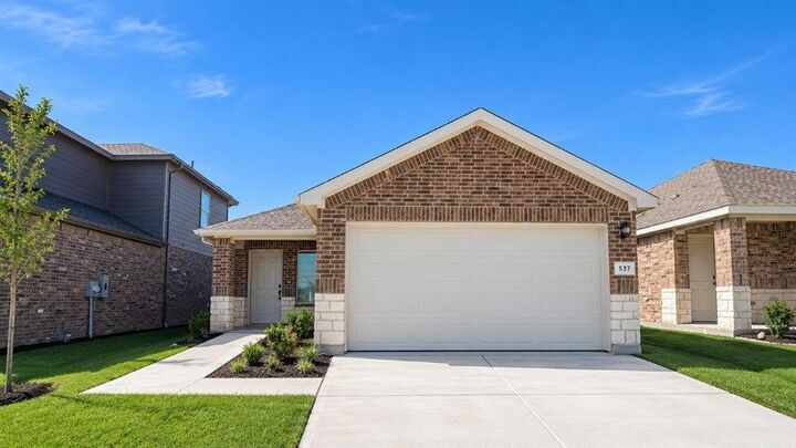 Property Photo: 537 Sterling Thicket Lane TX 76259