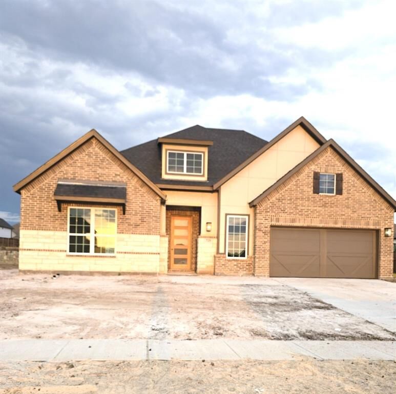 Property Photo:  729 Meridian Drive  TX 76008 