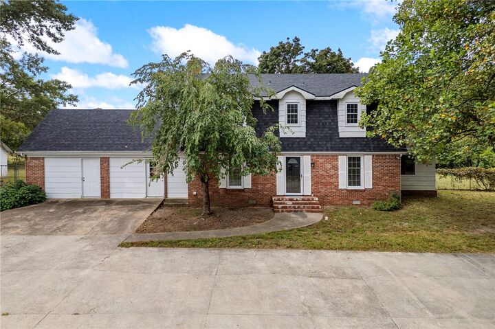 Property Photo:  200 Loftin  AR 72601 