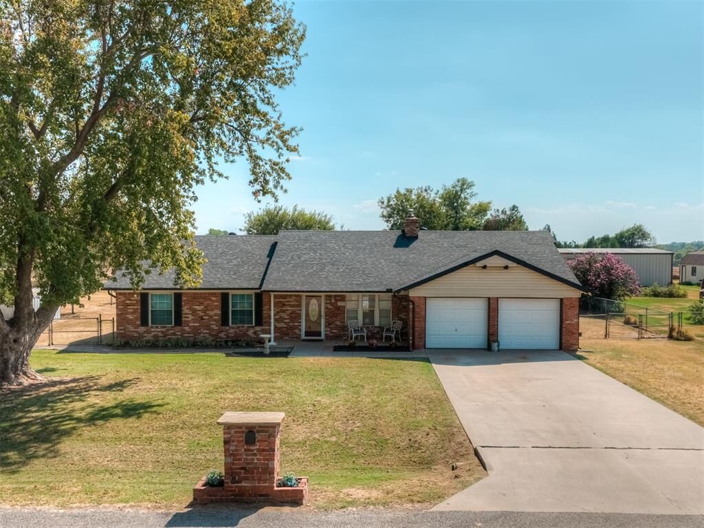 Property Photo:  15070 Tomahawk Drive  OK 73099 