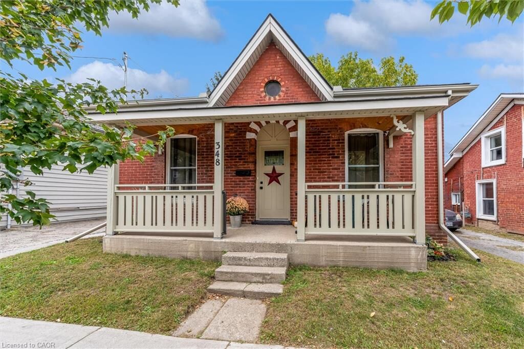 Property Photo:  348 Dalhousie Street  ON N3S 3W1 