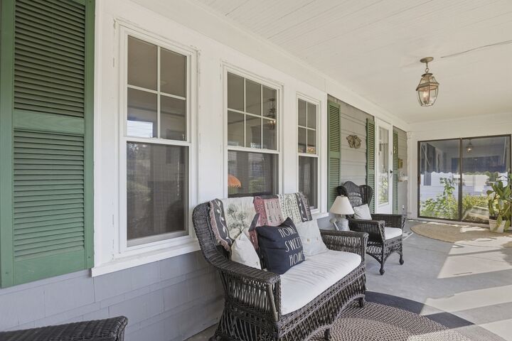 Property Photo:  4 Henry Avenue  MA 01801 