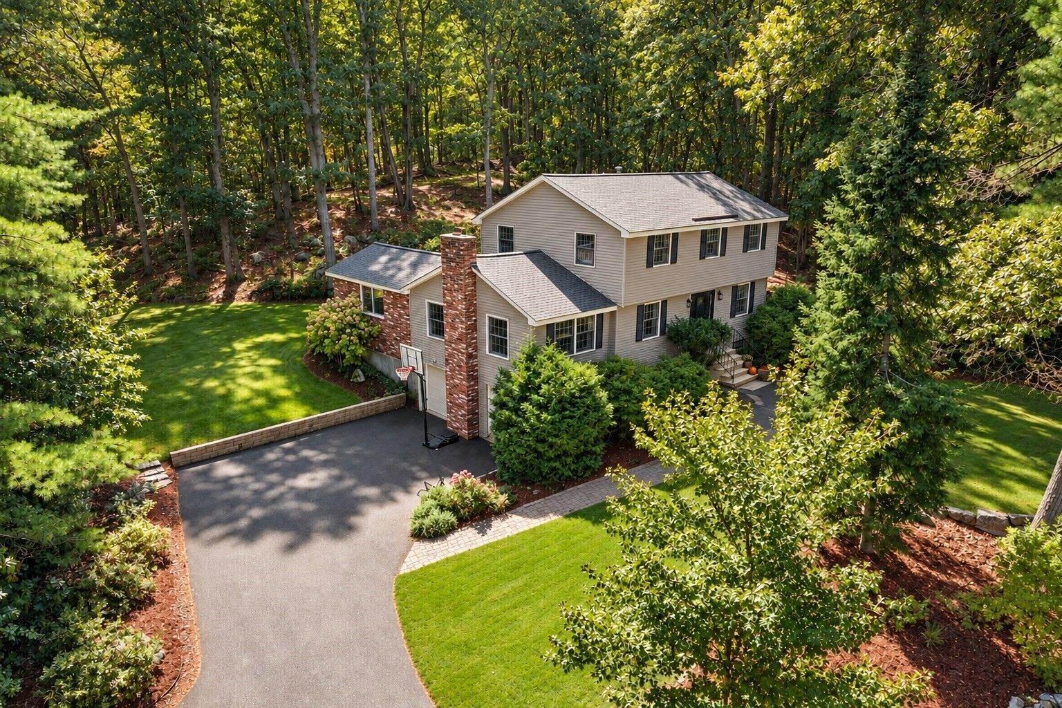 Property Photo: 108 Kristin Dr Ext MA 01824