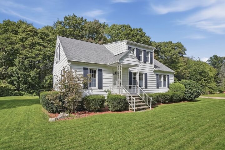 Property Photo:  416 Rochdale St  MA 01501 