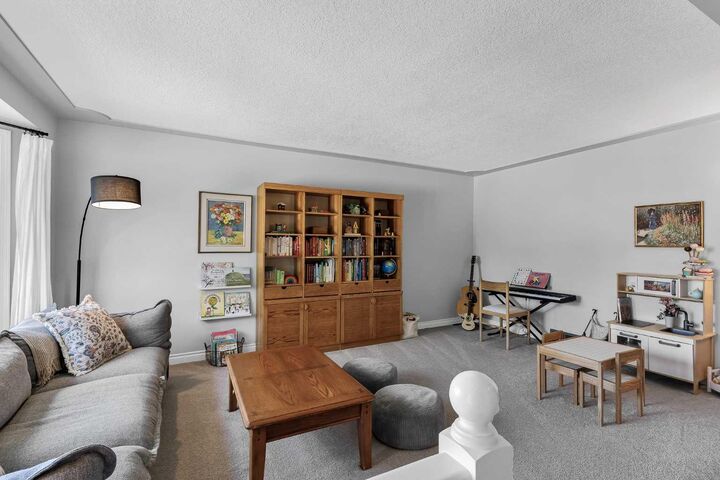 Property Photo:  73 Sunhaven Close SE  AB T2X 2X5 