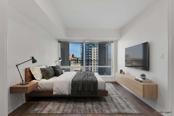 Property Photo: 930 6 Avenue SW 1205 AB T2P 1J3