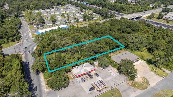Property Photo:  6006 Hilburn Rd  FL 32504 