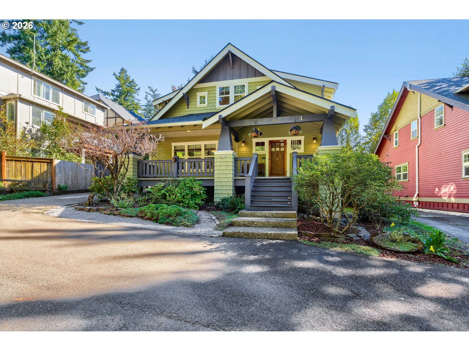 Property Photo:  4216 SW Alice St  OR 97219 