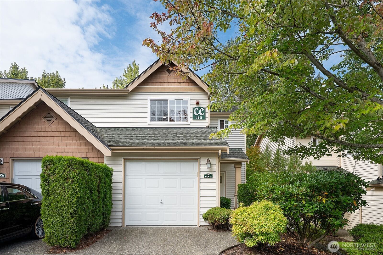 Property Photo:  4811  Shattuck Place S Cc104  WA 98055 