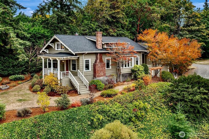 Property Photo:  603  Landmark Court NE  WA 98110 