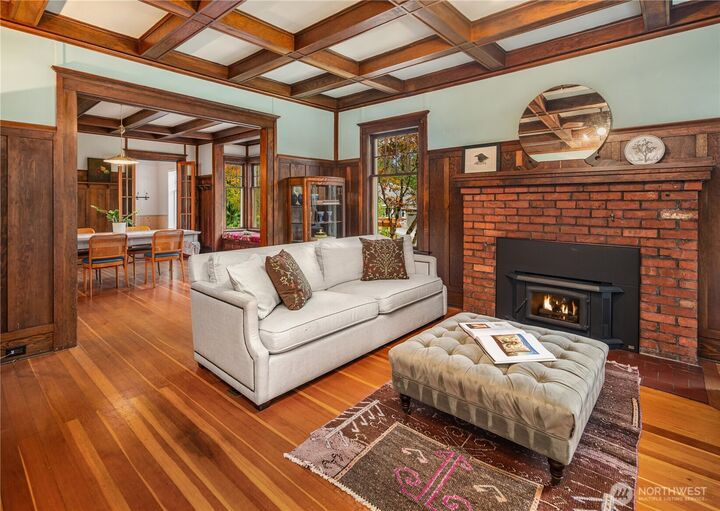 Property Photo:  603  Landmark Court NE  WA 98110 