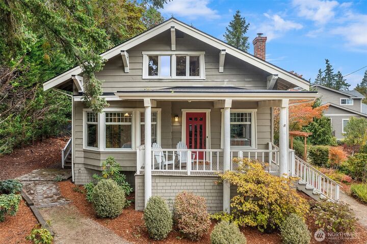 Property Photo: 603 Landmark Court NE WA 98110