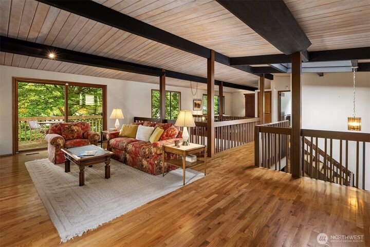 Property Photo: 7433 NE 120th Place WA 98034