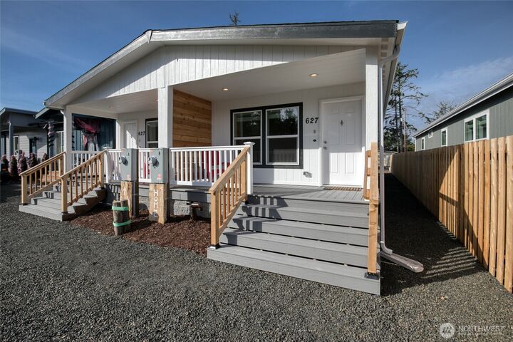 Property Photo: 627 -B Sunset Avenue NE WA 98569
