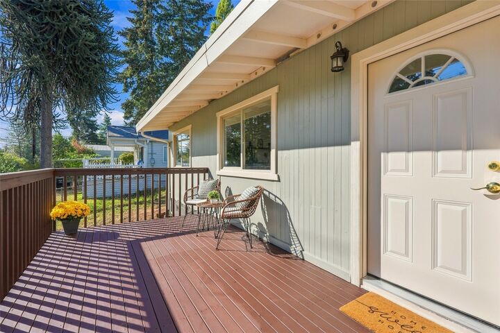 Property Photo: 10233 8th Avenue SW WA 98146