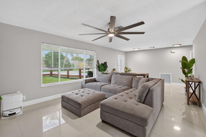 Property Photo:  3120 Mariner Way  FL 33462 