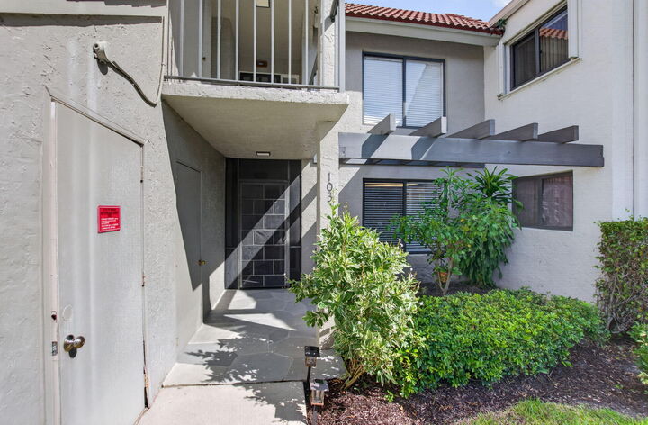 Property Photo: 5560 Fairway Park Drive 103 FL 33437