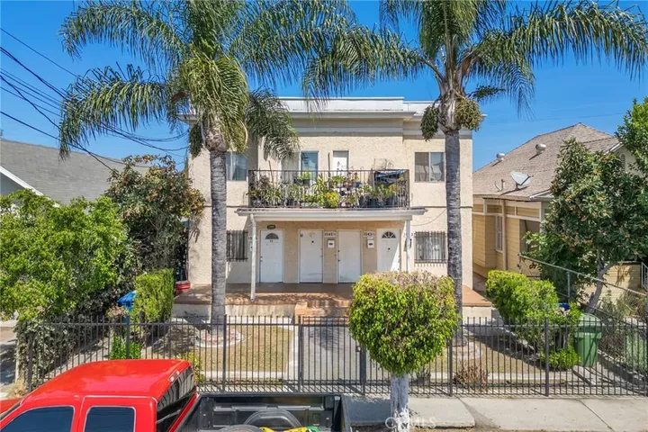 Property Photo:  1545 W 22nd  CA 90007 