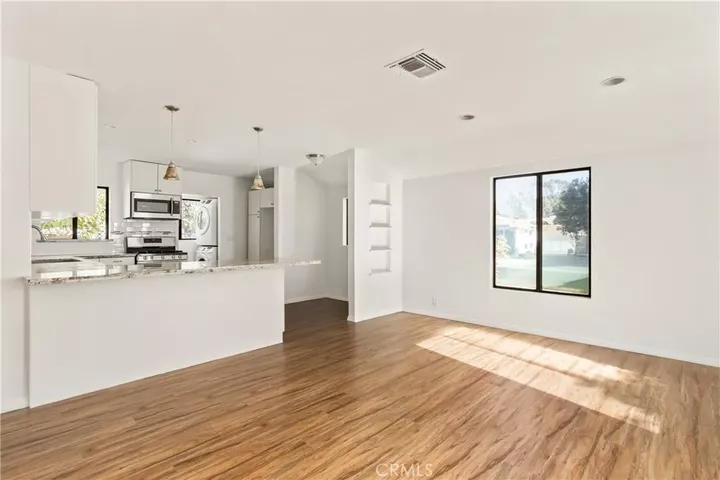 Property Photo: 531 N Niagara CA 91505