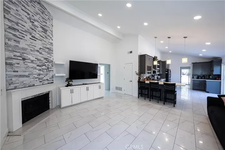 Property Photo:  27081 Sombras  CA 92692 