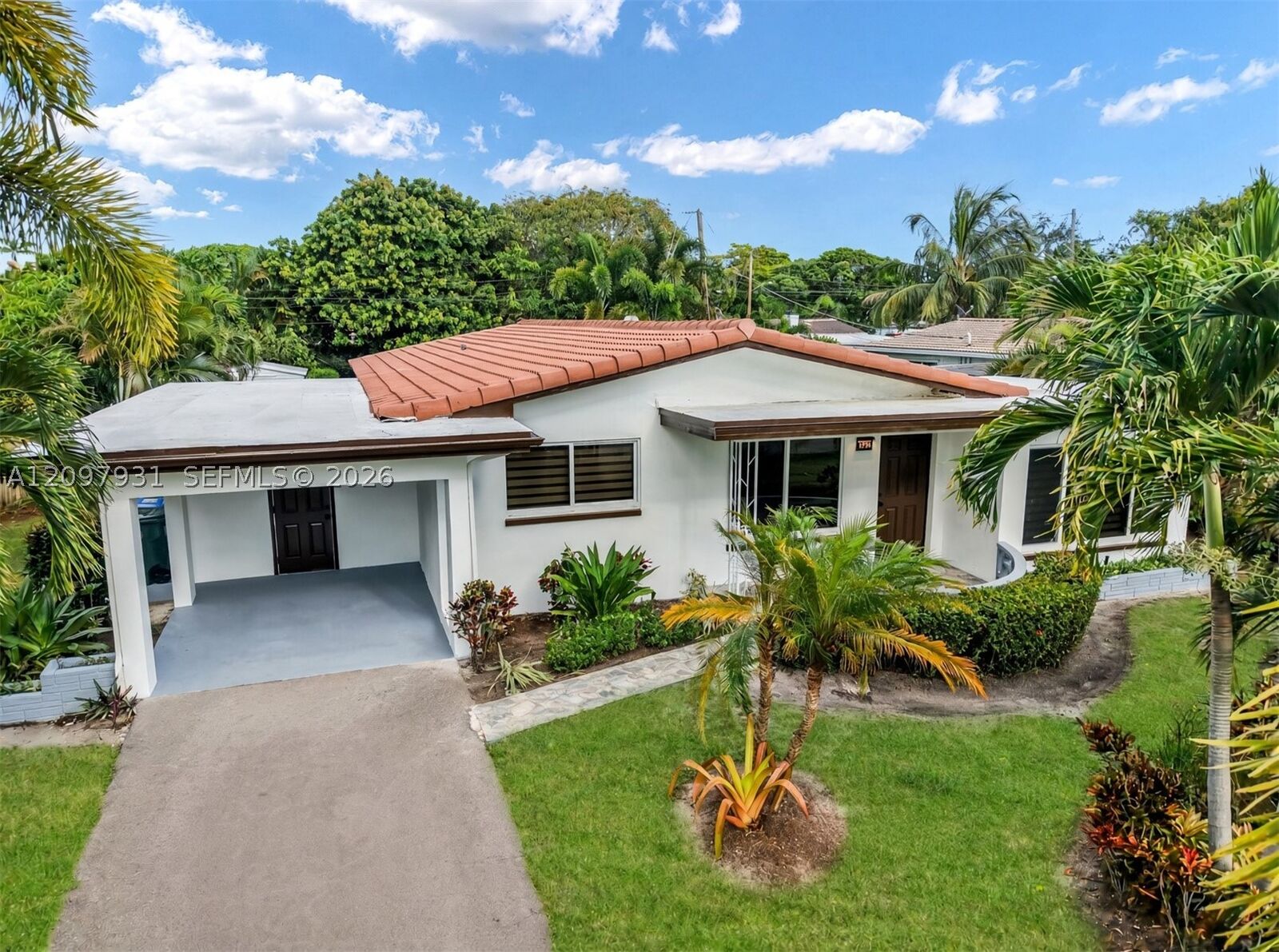 Property Photo:  4734 NE 15th Way  FL 33334 