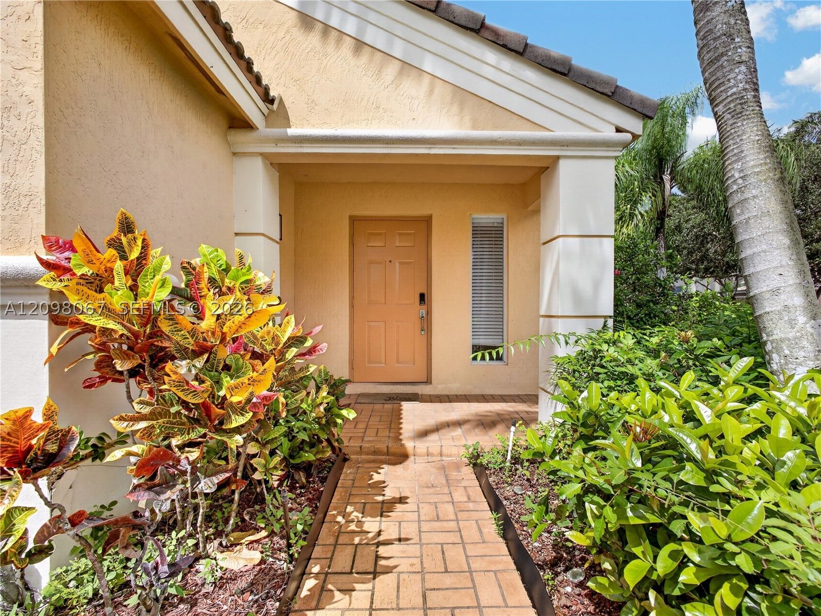 Property Photo: 1509 Sunset Way FL 33327